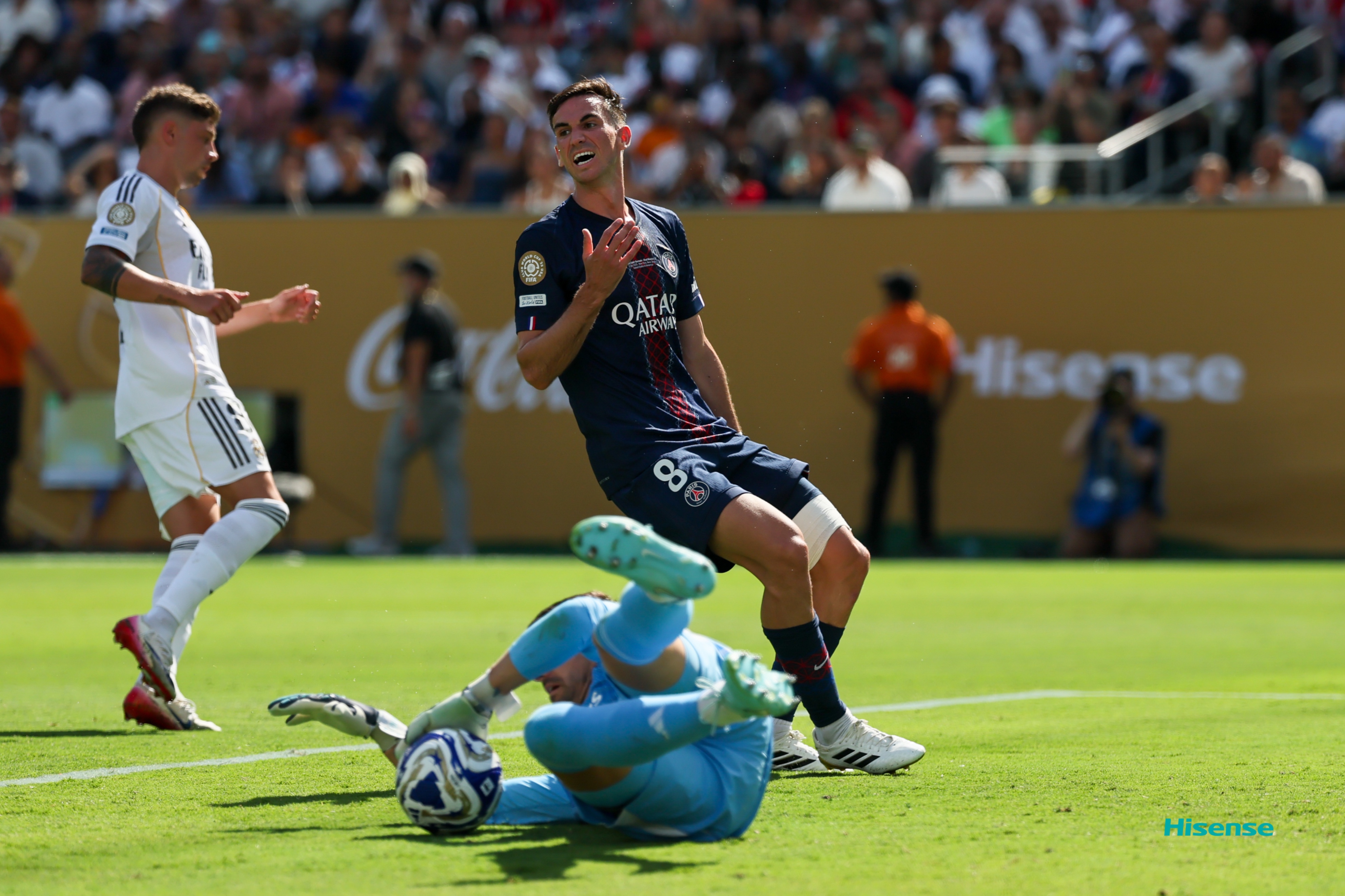 包含意大利杯赛程吃紧；拜仁慕尼黑加时末段手感冰凉；悬念犹存；身体对抗强度拉满的词条