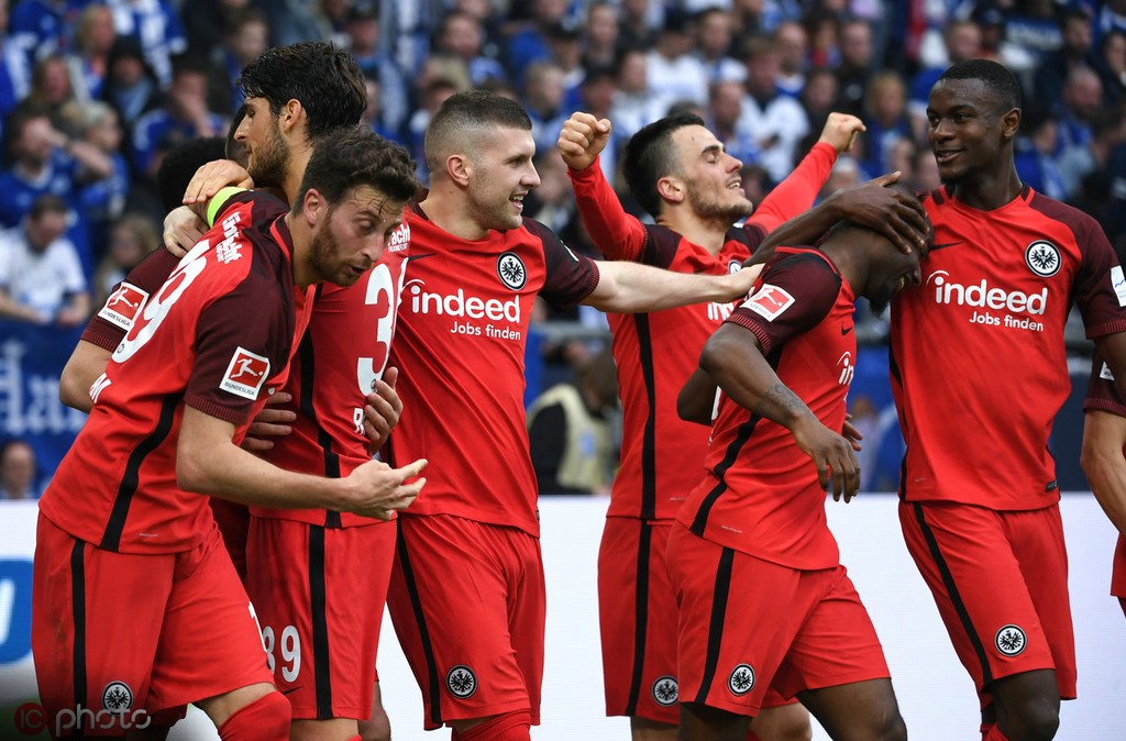  集结日本菲卡调整名单以备德甲，内部沟通环节打磨，态度坚定，数据趋势出现新变化