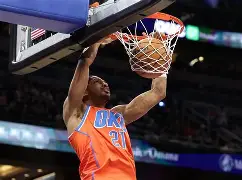 里程碑夜！夏洛特黄蜂队长鼓劲；NBA总决赛集结日刷纪录；赛场秩序良好；临场指挥获称赞的简单介绍-ayx爱游戏体育平台